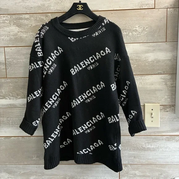 Balenciaga Oversized Sweater - Picture 8 of 17